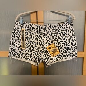 Hybrid and Company animal print shorts